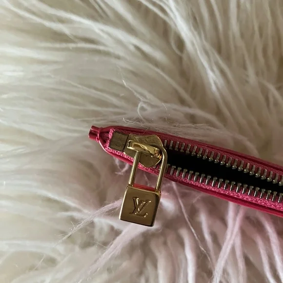 Louis Vuitton Vernis Key Cles Pouch - Picture 5 of 8